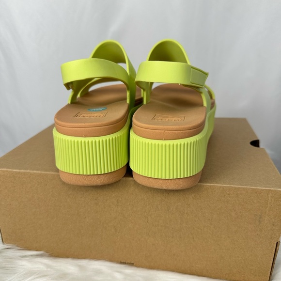 NWT Women’s Reef Water Vista Higher Platform Sandals bright green Sz 8 - Picture 8 of 10